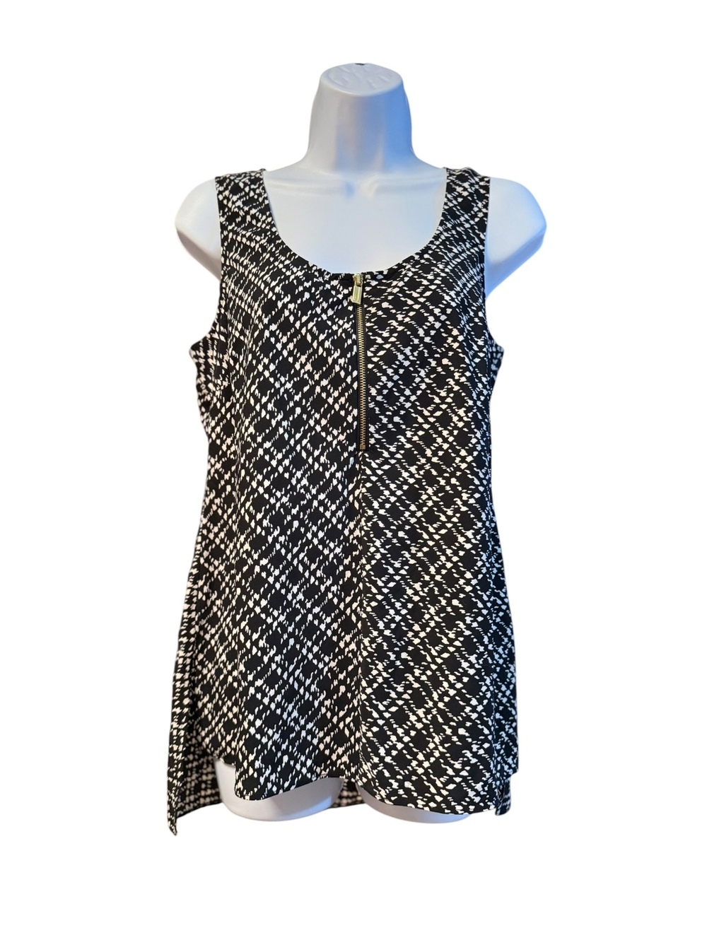 Jones New York Black and White Sleeveless Top with Front Zip